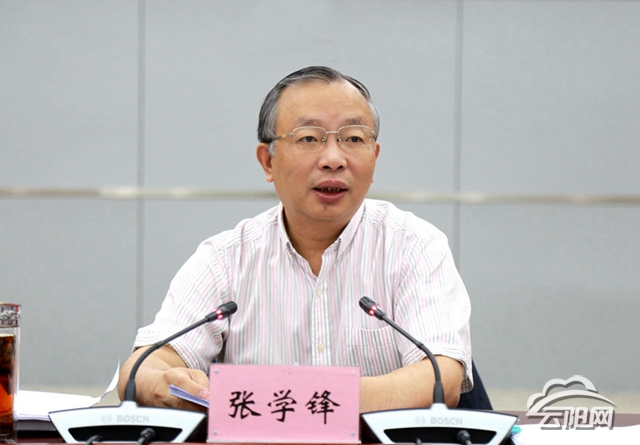 ��ѧ�����ط�ƶ�����쵼С�����Ҫ��ʵ��������������������ƶ���Ṥ��